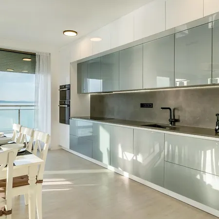 Myflat Coral 52 Duplex Penthouse *