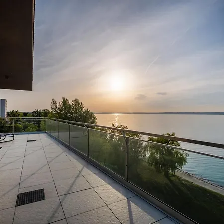 Myflat Coral 52 Duplex Penthouse