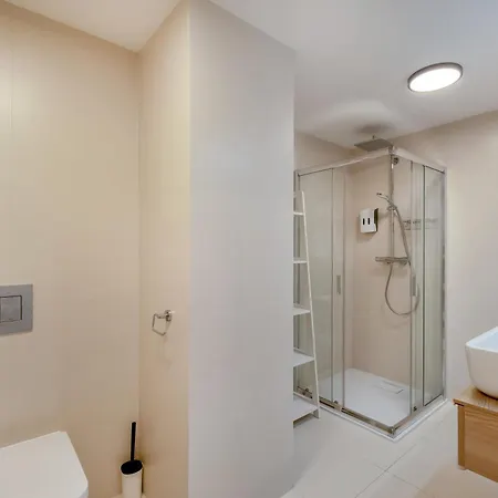 Myflat Coral 52 Duplex Penthouse *
