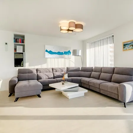 Myflat Coral 52 Duplex Penthouse Apartment *