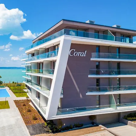 Myflat Coral 52 Duplex Penthouse Apartment *
