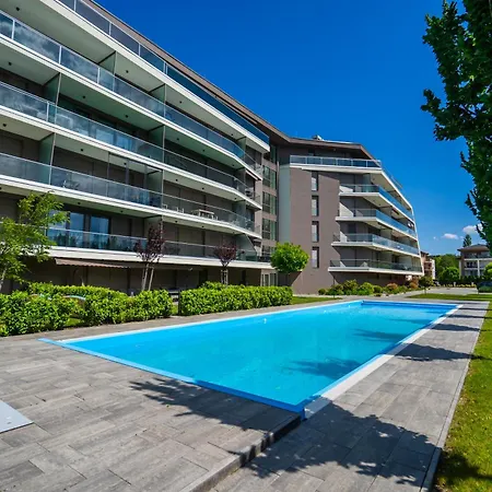 Myflat Coral 52 Duplex Penthouse Apartment *