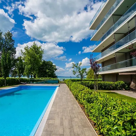 Myflat Coral 52 Duplex Penthouse Apartment